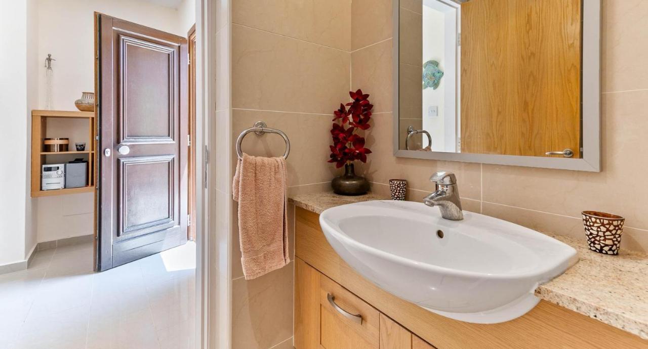 Fantastic Junior Villa Cz02 Salamis With Gorgeous Views, Aphrodite Hills Kouklia Eksteriør bilde