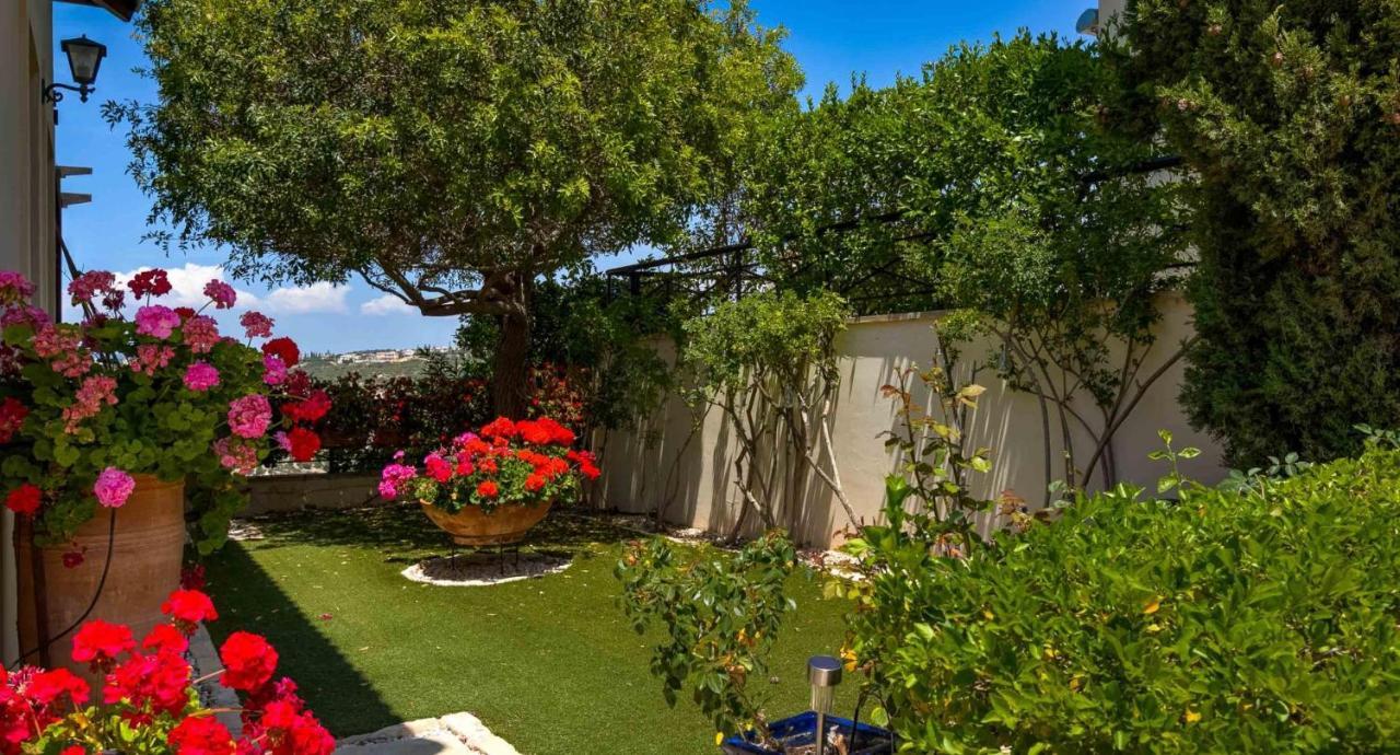 Fantastic Junior Villa Cz02 Salamis With Gorgeous Views, Aphrodite Hills Kouklia Eksteriør bilde